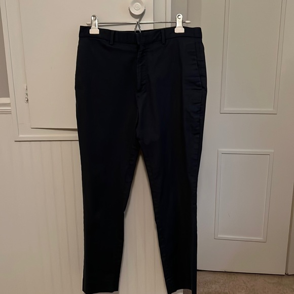 Men’s Non-Iron Banana Republic Navy Blue Core Temp Pant - Picture 1 of 3
